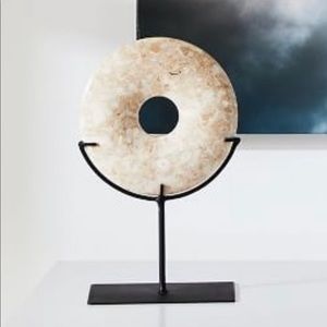 White Marble Disc On Stand